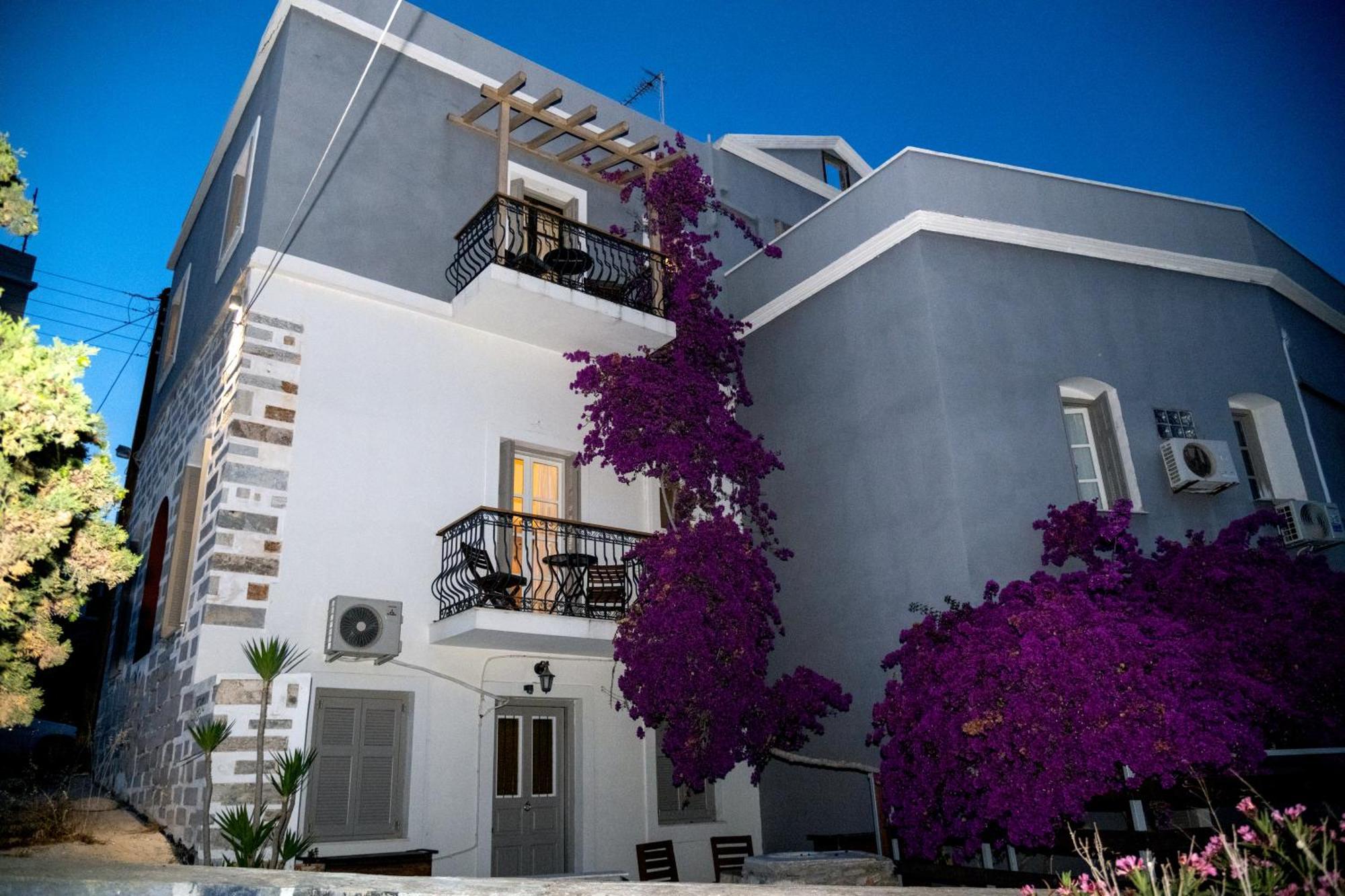 Axilleion Boutique Hotel Ermoupoli Buitenkant foto