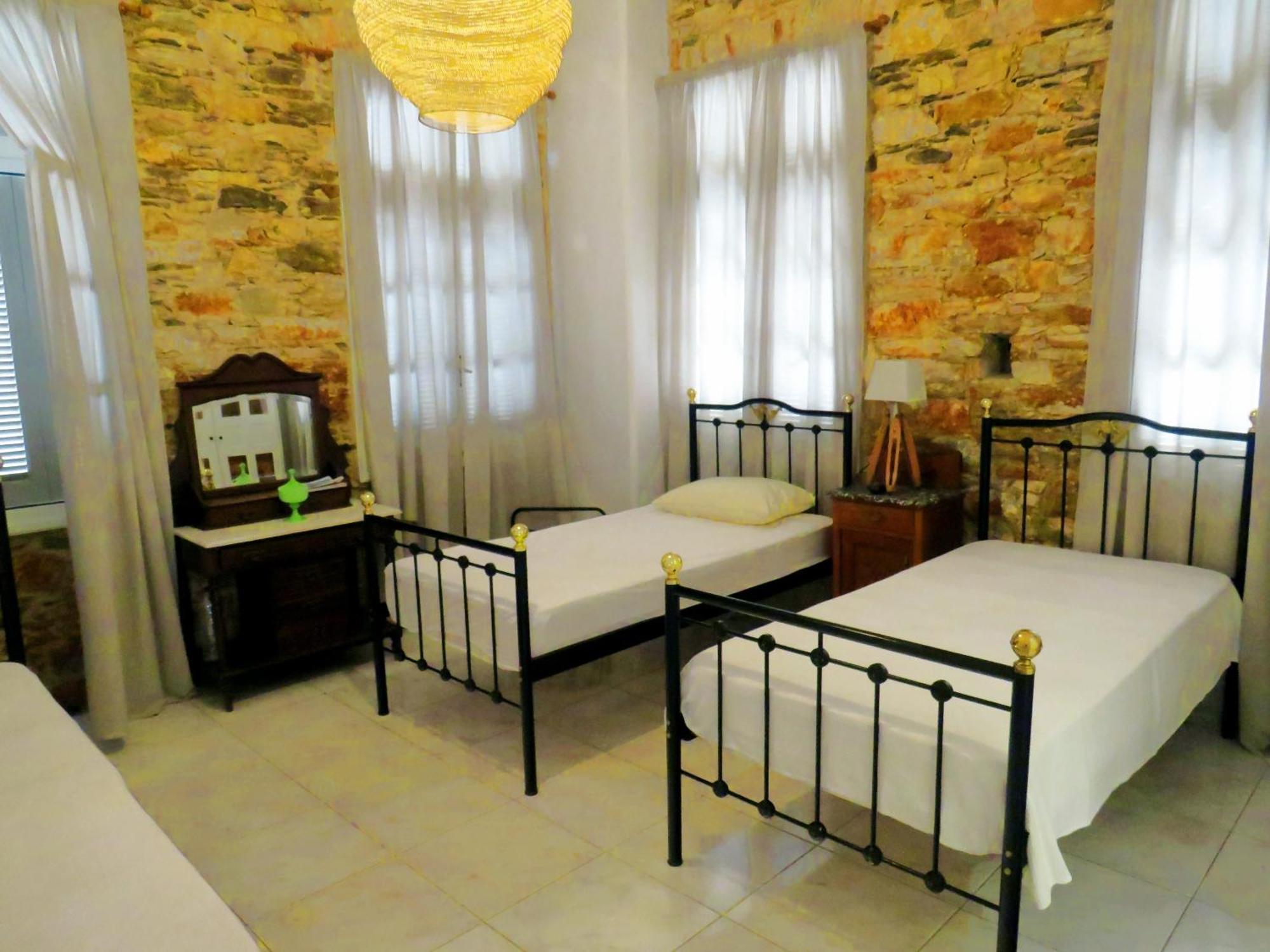 Axilleion Boutique Hotel Ermoupoli Buitenkant foto