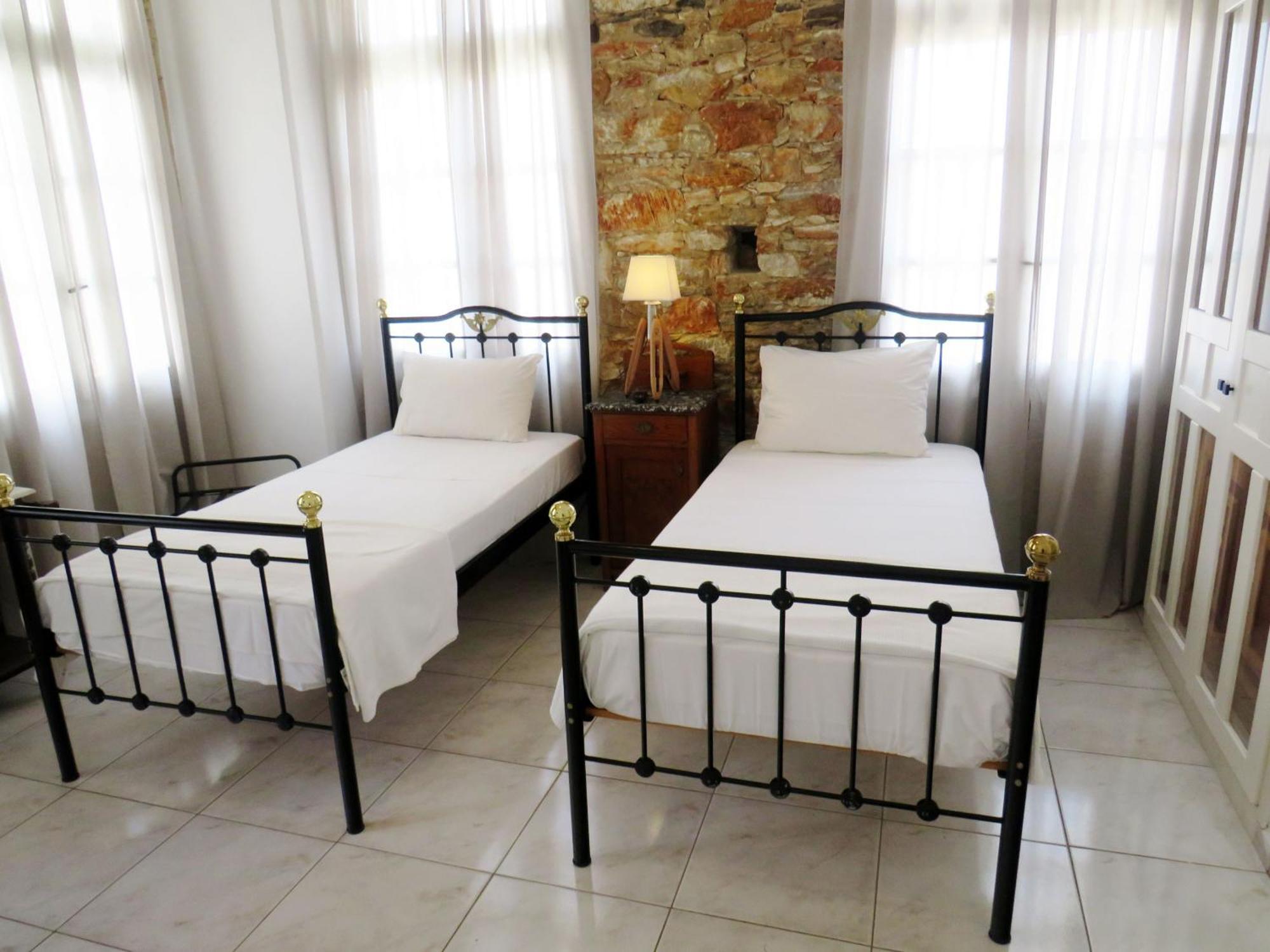 Axilleion Boutique Hotel Ermoupoli Buitenkant foto
