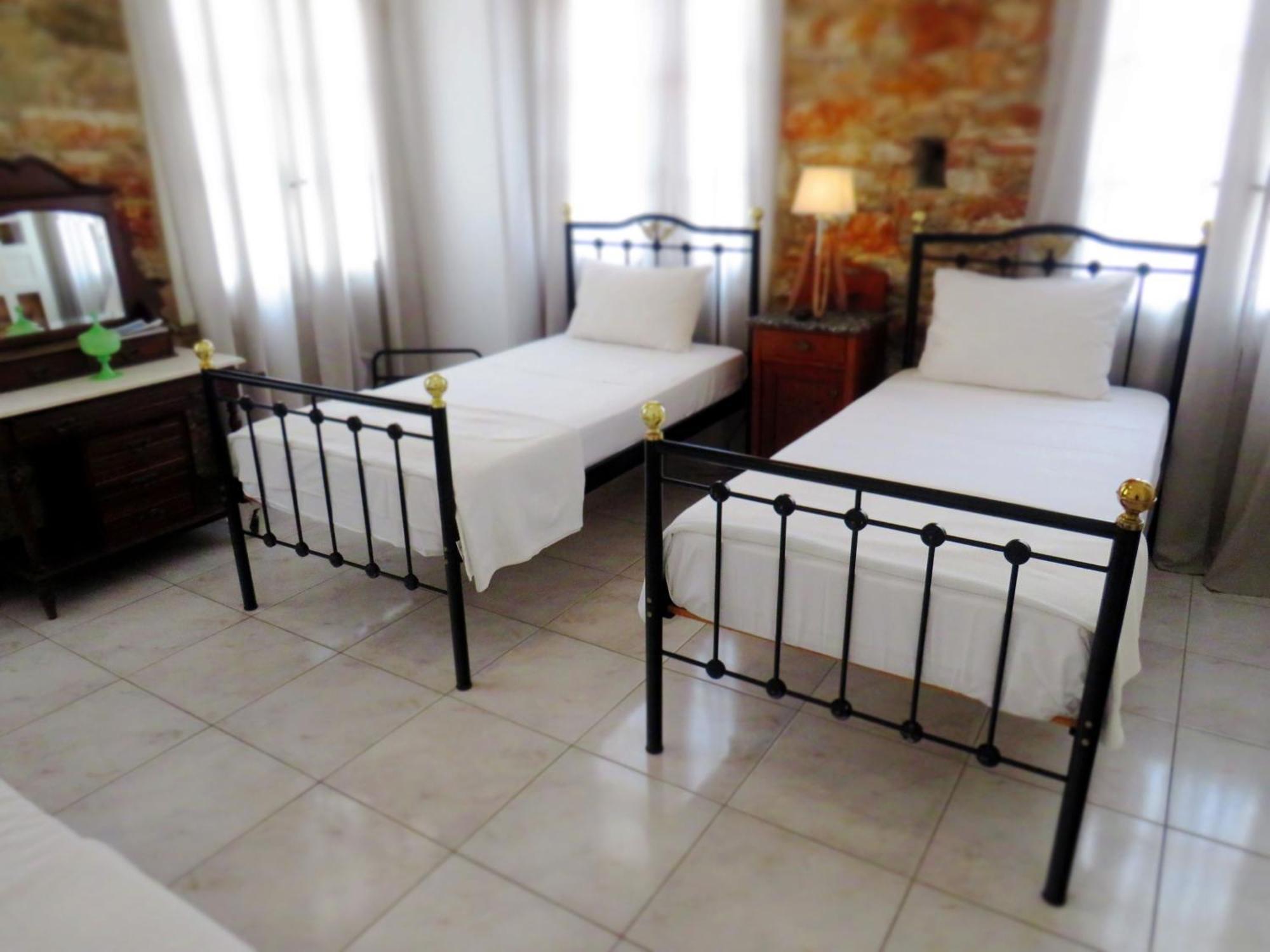 Axilleion Boutique Hotel Ermoupoli Buitenkant foto