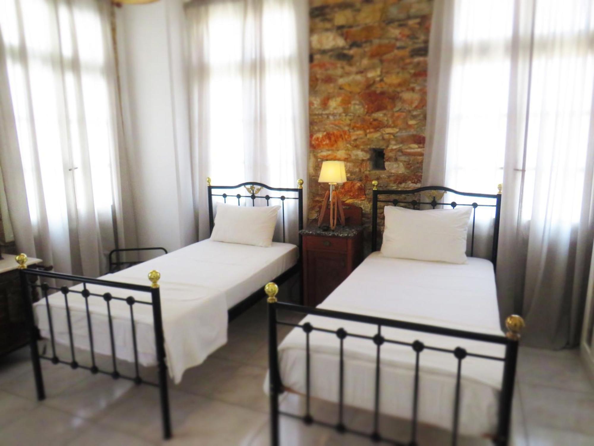 Axilleion Boutique Hotel Ermoupoli Buitenkant foto